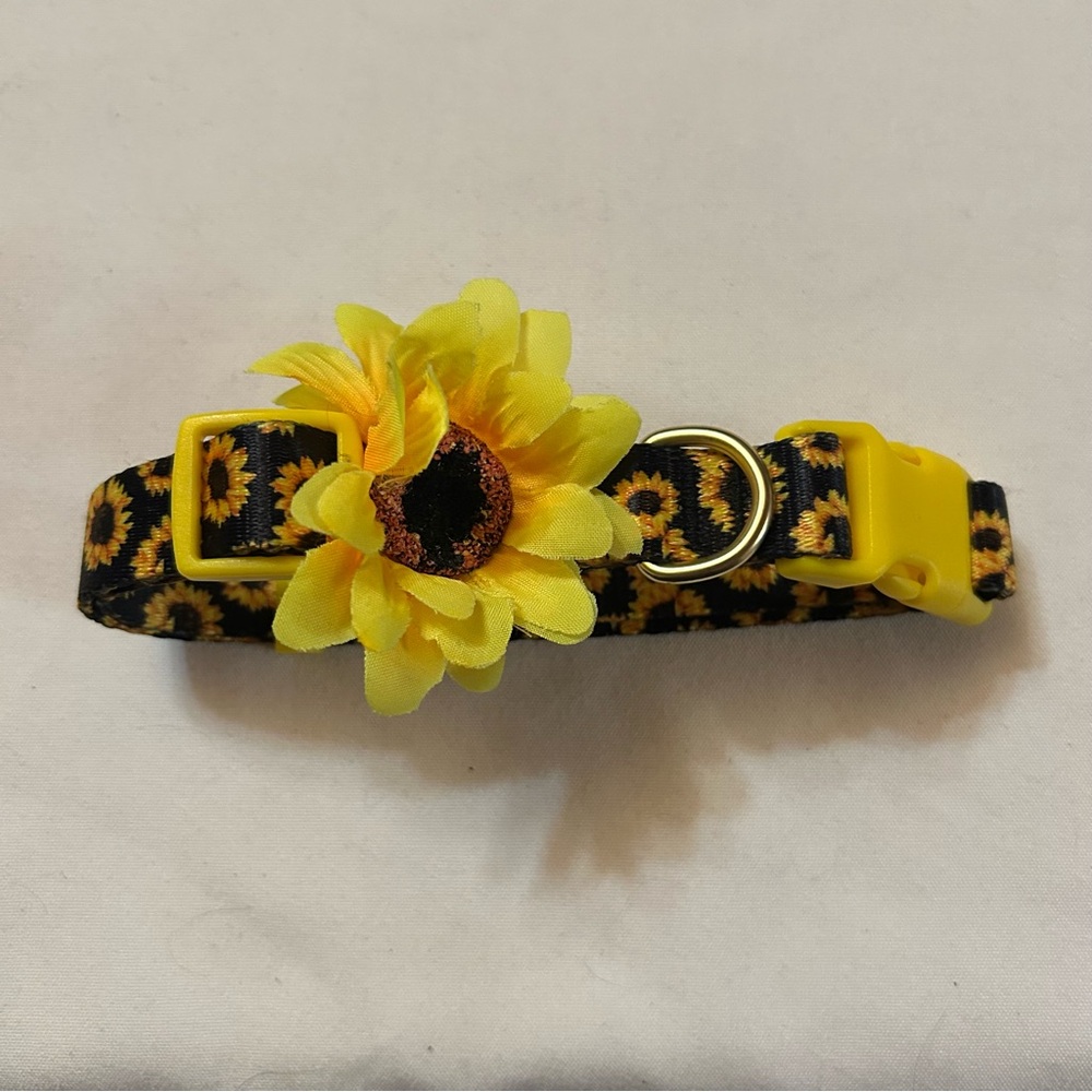 Medium Sunflower Dog Collar